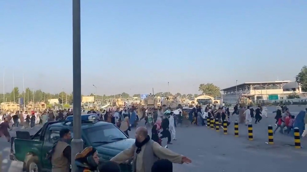 Afganistan'da son durum: Kabil Havalimanı'nda en az beş kişi öldü - 4