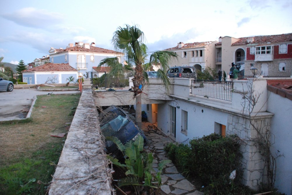 İzmir'de hortum felaketinin boyutları gün ağarınca ortaya çıktı - 23