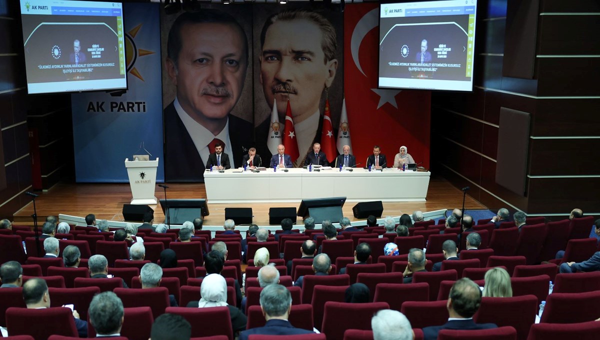 AK Parti MKYK toplandı: İki bakan sunum yapacak