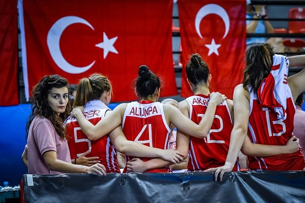 Kadın doktorun şüpheli ölümü: Kolunda serumla yatak odasında ölü bulundu - 4