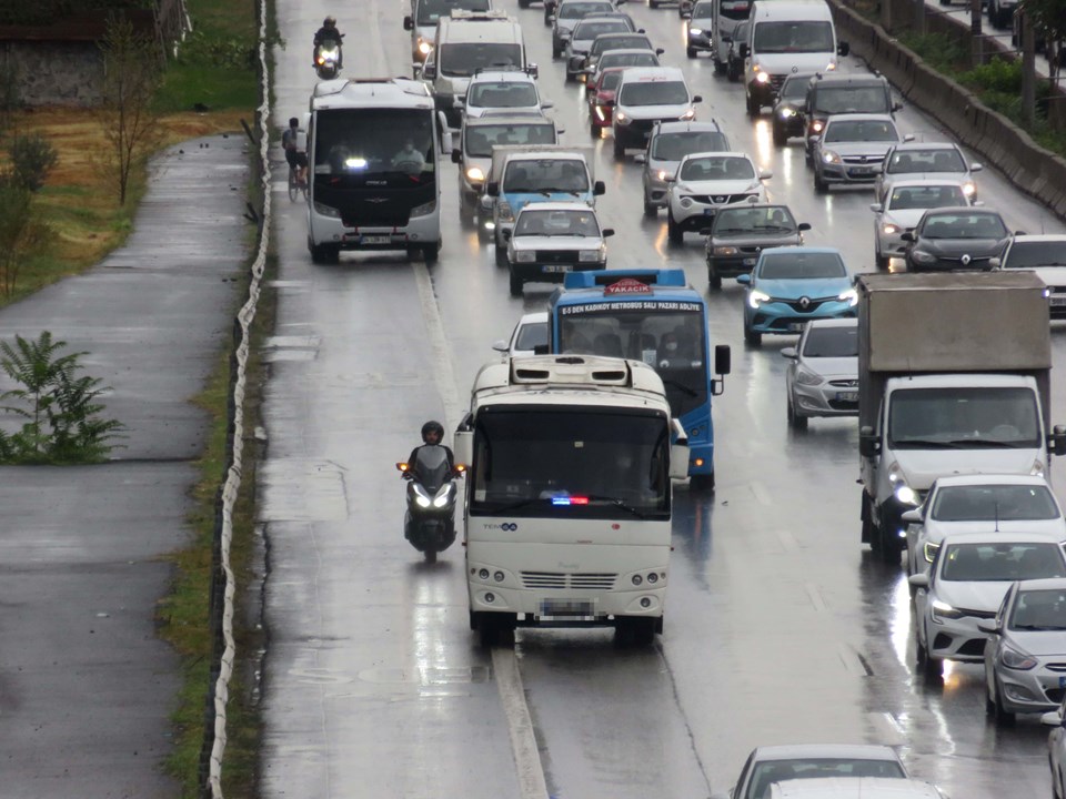 İstanbul'da yeni kabus çakarlı minibüsler: Bu yıl bin 753 sürücüye ceza yazıldı - 2