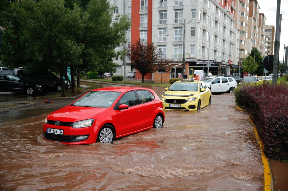 Eskişehir, Bilecik ve Bursa'yı sağanak vurdu: Bir kişi yaşamını yitirdi - 17