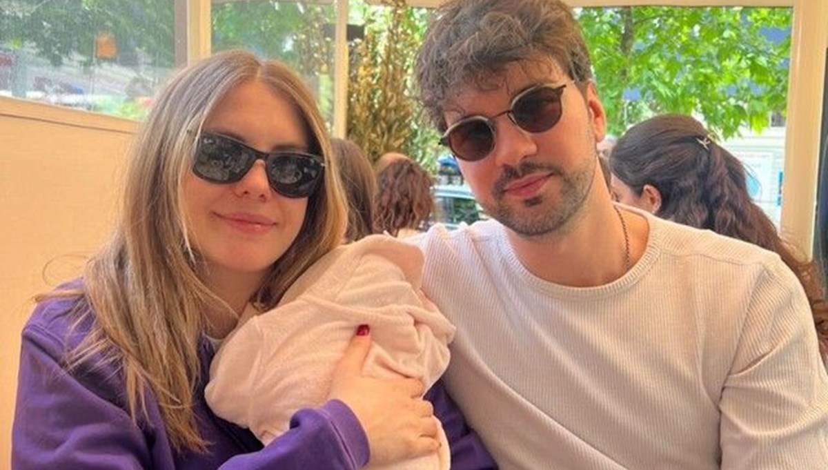 Eda Ece ile Buğrahan Tuncer çiftinden kızları ile ilk aile pozu