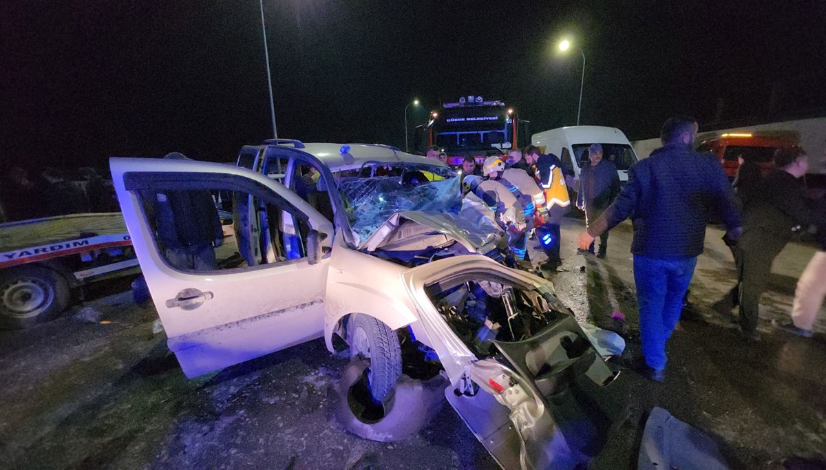 Düzce'de 3 araç kazaya karıştı: 7 yaralı