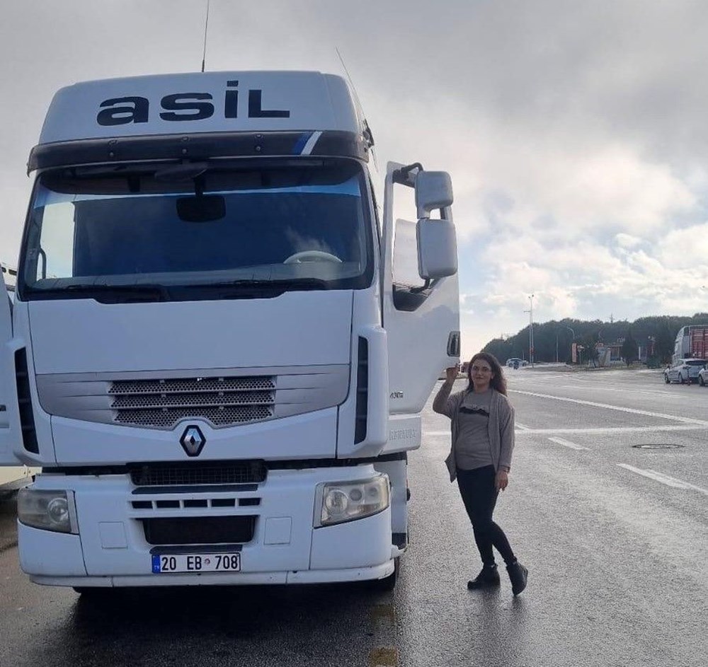 Babasına yardım ederek çekicilik yapıyor: Hedefim TIR şoförlüğü - 3