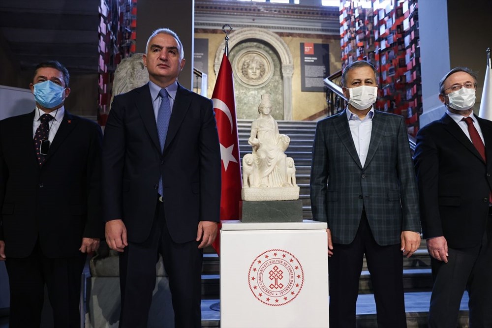 Kültür ve Turizm Bakanı Mehmet Nuri Ersoy Kybele heykelinin tanıtımını yaptı - 4