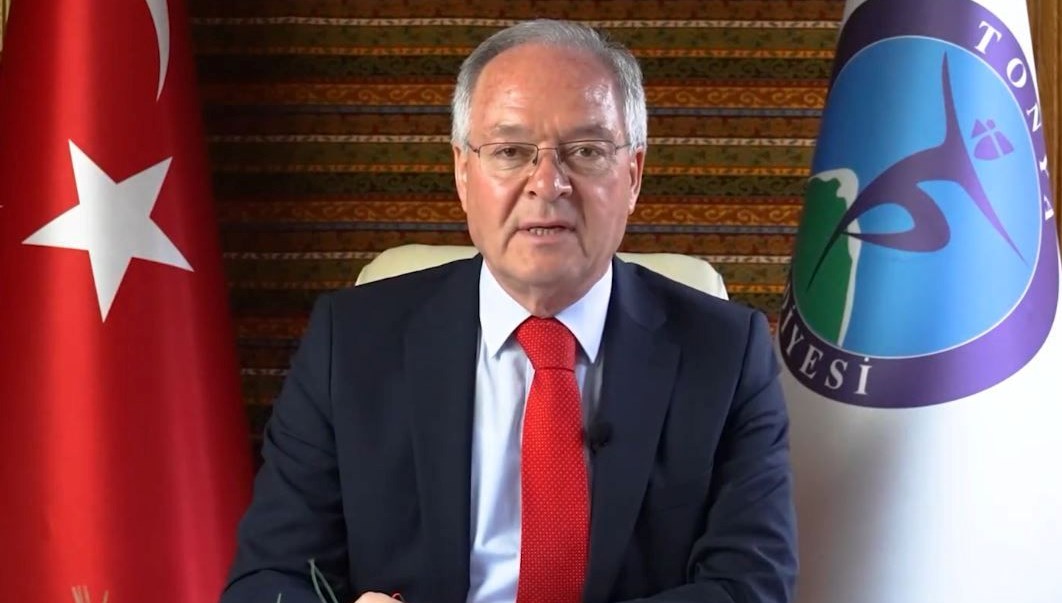 Tonya Belediye Başkanı Beşel'e 2 memur tarafından makamında saldırı