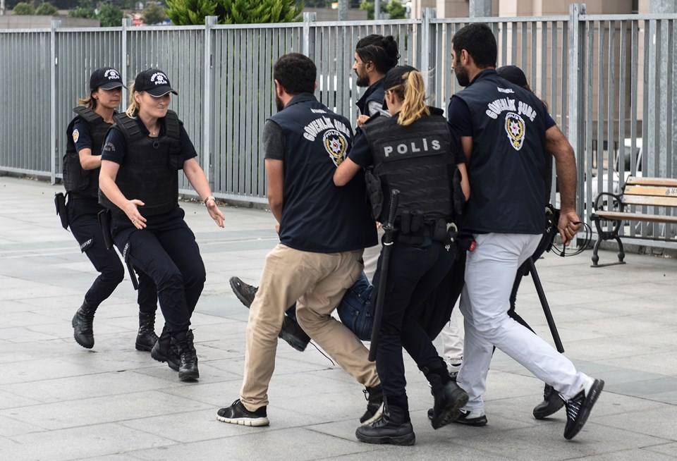 İstanbul Adalet Sarayı önünde gözaltı - 2