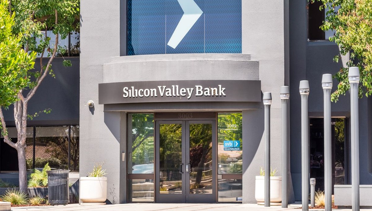 Twitter, Silikon Vadisi Bankası'ndan kaçışı körükledi Twitter, Silikon Vadisi Bankası'ndan kaçışı körükledi