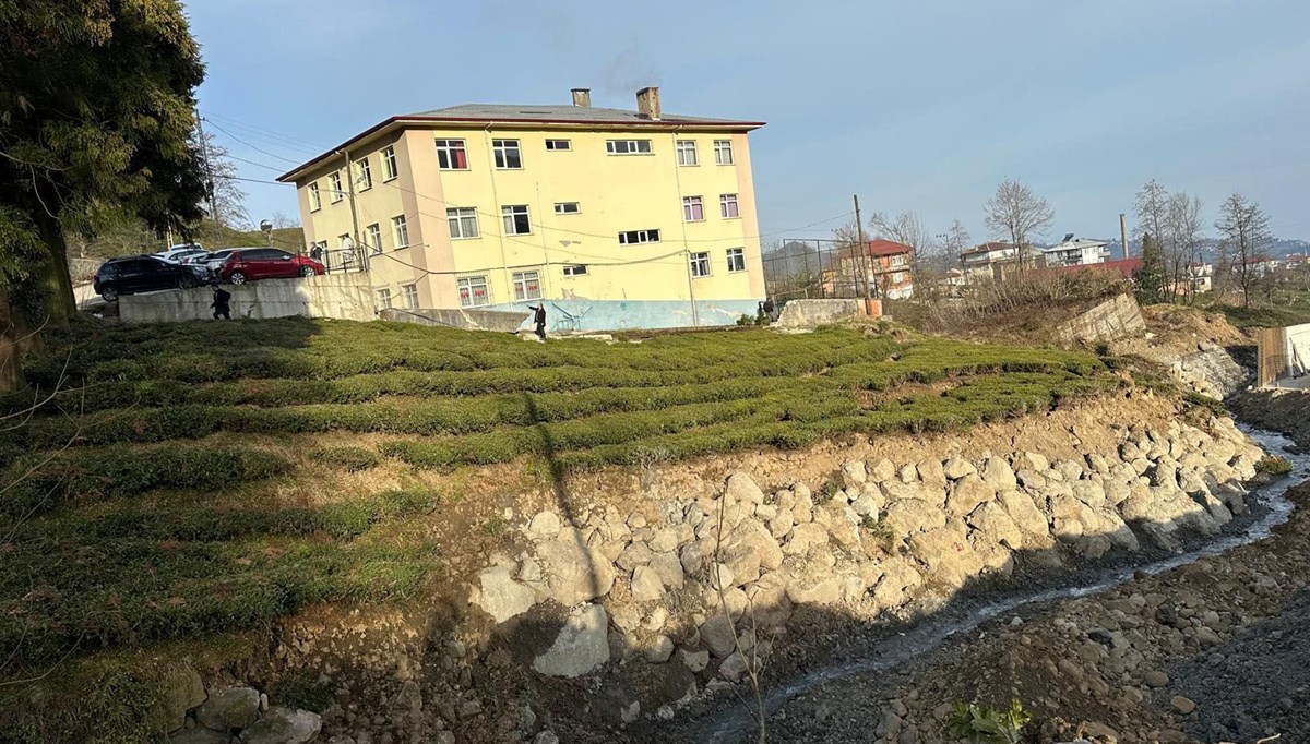 Rize'de heyelan nedeniyle eğitime ara