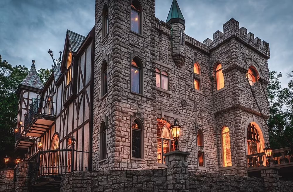26 odalı zindanı bulunan kale kralını arıyor: 2,3 milyon dolara satılıyor - 2