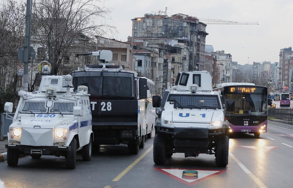 HDP Beyoğlu İlçe Başkanlığı'nda arama, eş başkan gözaltında - 3
