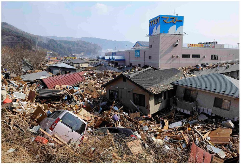 Tsunamis and earthquakes in japan
