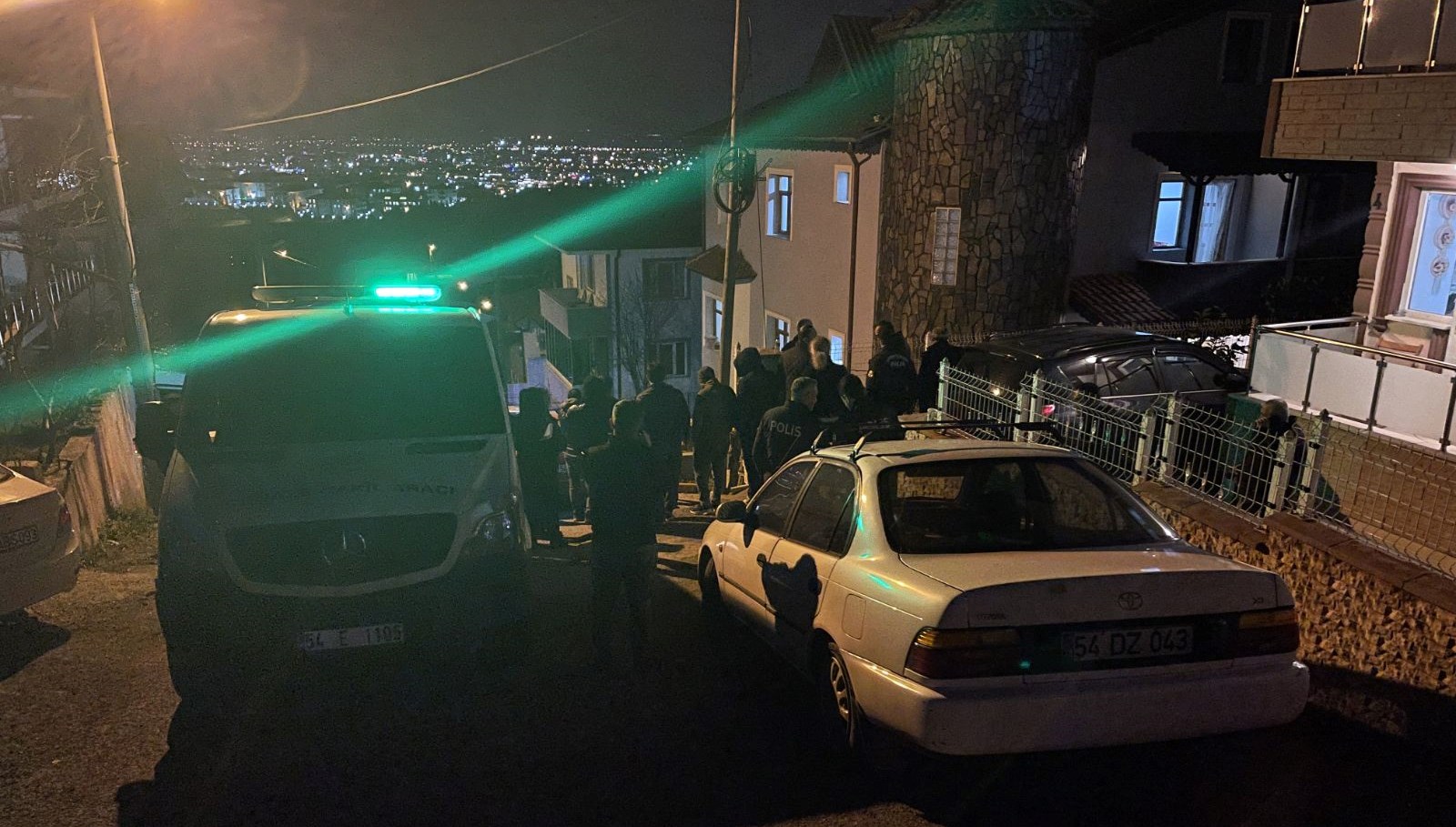 Sakarya'da tapu kavgası: Serdivan ilçesinde bir kişi, ağabeyi, yengesi ve yeğenini öldürdü