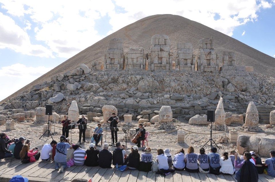 Nemrut Dağı zirvesinde fiziksel engelliler için özel konser - 3