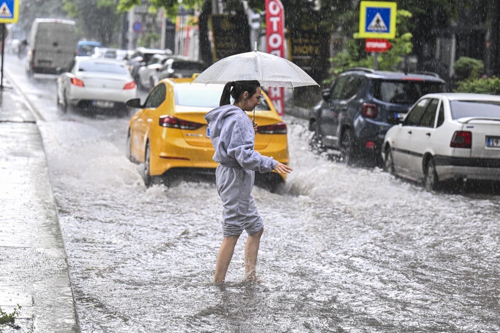Hafta sonu bunaltan sıcaklıklara ara: Haftaya İstanbul yanacak! (Bugün hava nasıl olacak?) - 1