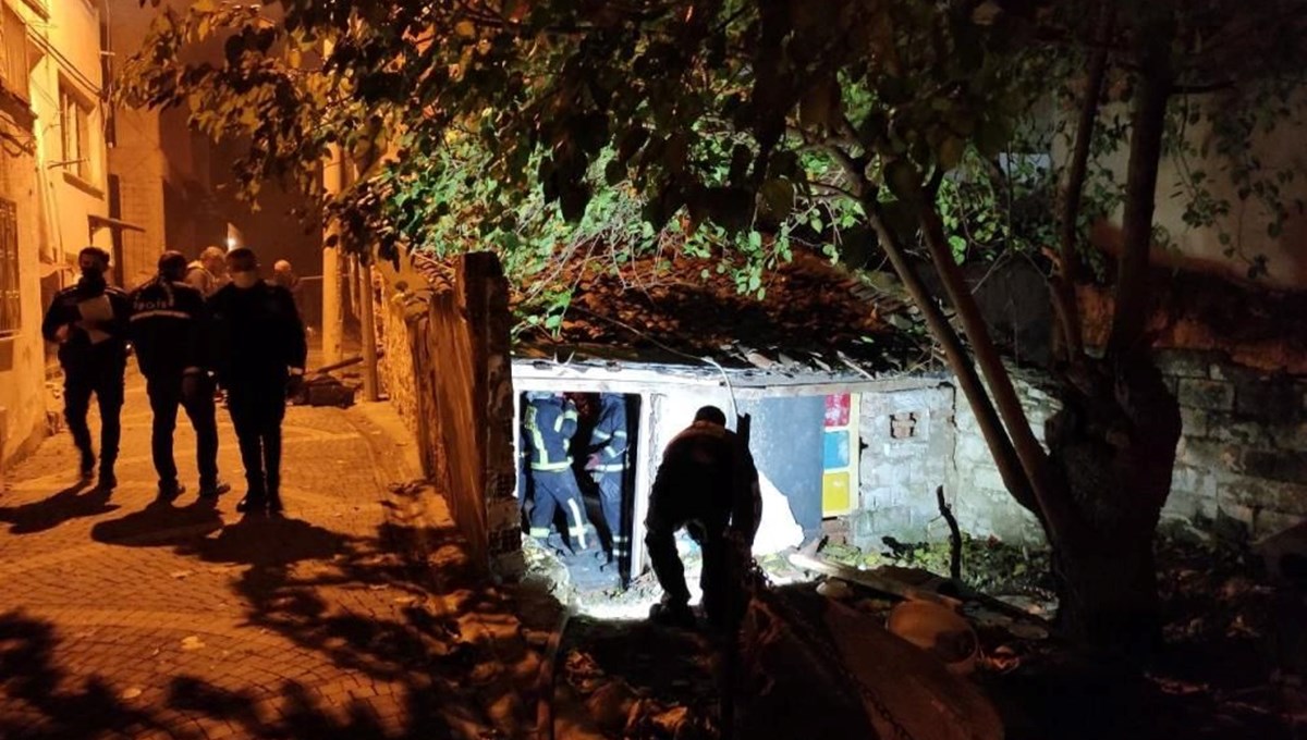 Isınmak için sığındıkları evde yanarak can verdiler