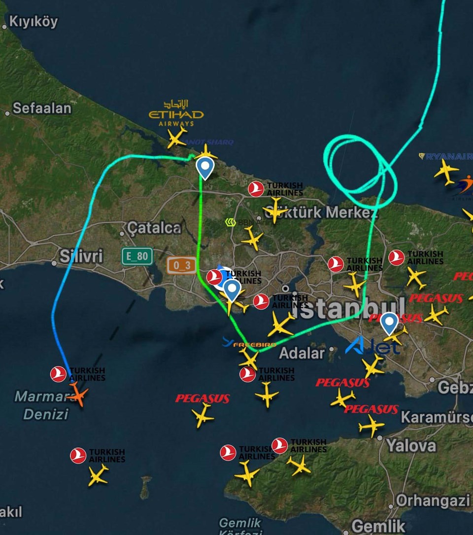 İstanbul'da deniz ve hava ulaşımına fırtına engeli: Uçaklar tur atıyor - 1