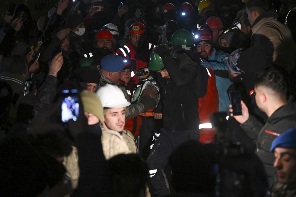 Mucize kurtuluşlar: Depremin 7. gününde arama kurtarma çalışmaları sürüyor - 8