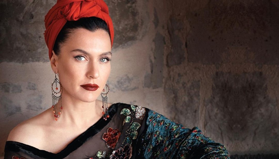 Шевваль сам в великолепном веке. Шевваль сам. Шевваль сам актриса. Şevval Sam турецкая актриса