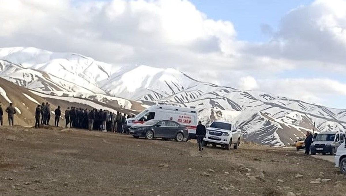 29 yaşındaki genç otomobilde kafasından vurulmuş halde ölü bulundu 29 yaşındaki genç otomobilde kafasından vurulmuş halde ölü bulundu