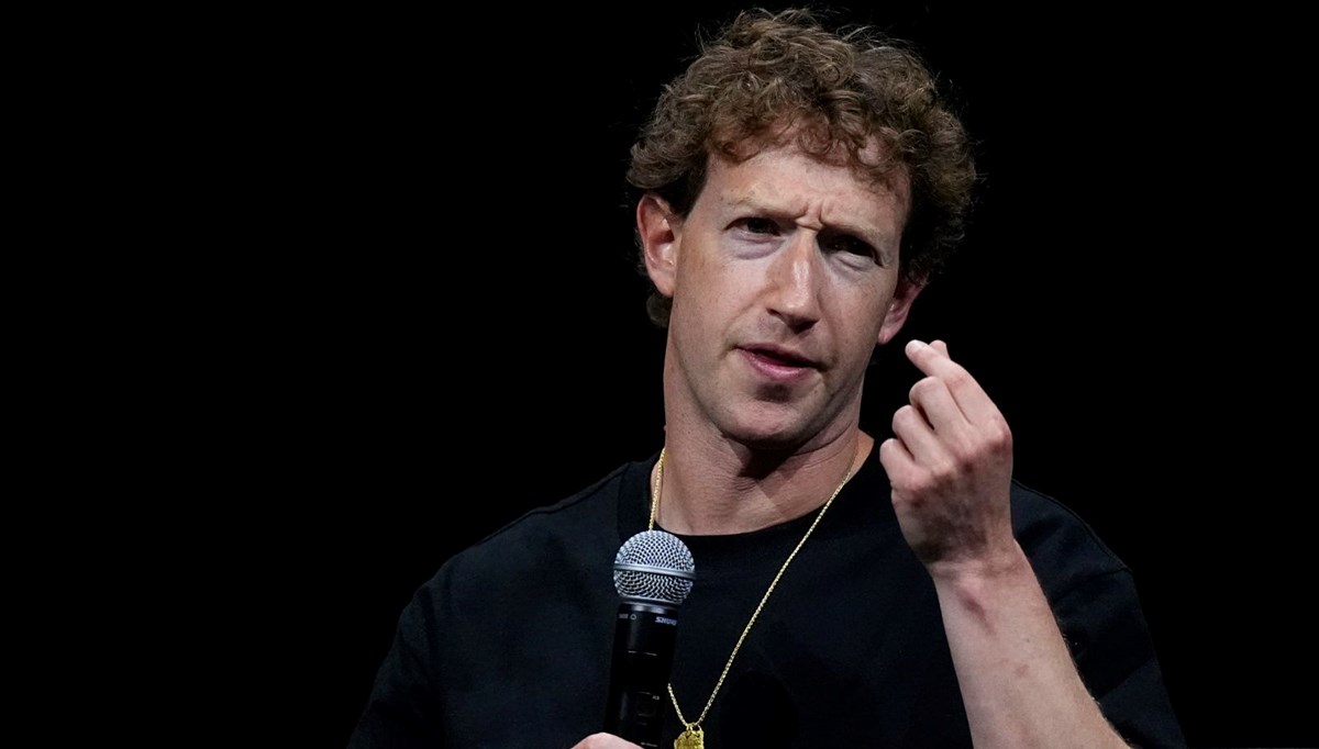 Zuckerberg, WhatsApp'tan iş teklif ediyor