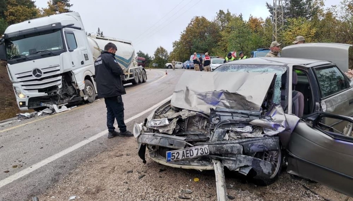 Ordu'da feci kaza: 3 ölü, 3 yaralı Ordu'da feci kaza: 3 ölü, 3 yaralı