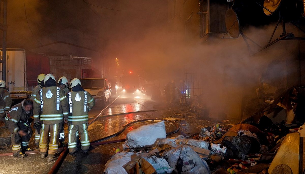 İstanbul'da çorap atölyesinde yangın