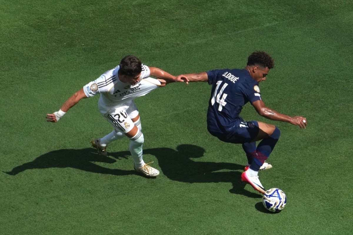 Desire Doue, Rennes’den PSG’ye yüksek bir bonservis bedeliyle transfer olmuş ve 2029’a kadar sözleşme imzalamıştı. Desire Doue, Rennes’den PSG’ye yüksek bir bonservis bedeliyle transfer olmuş ve 2029’a kadar sözleşme imzalamıştı.