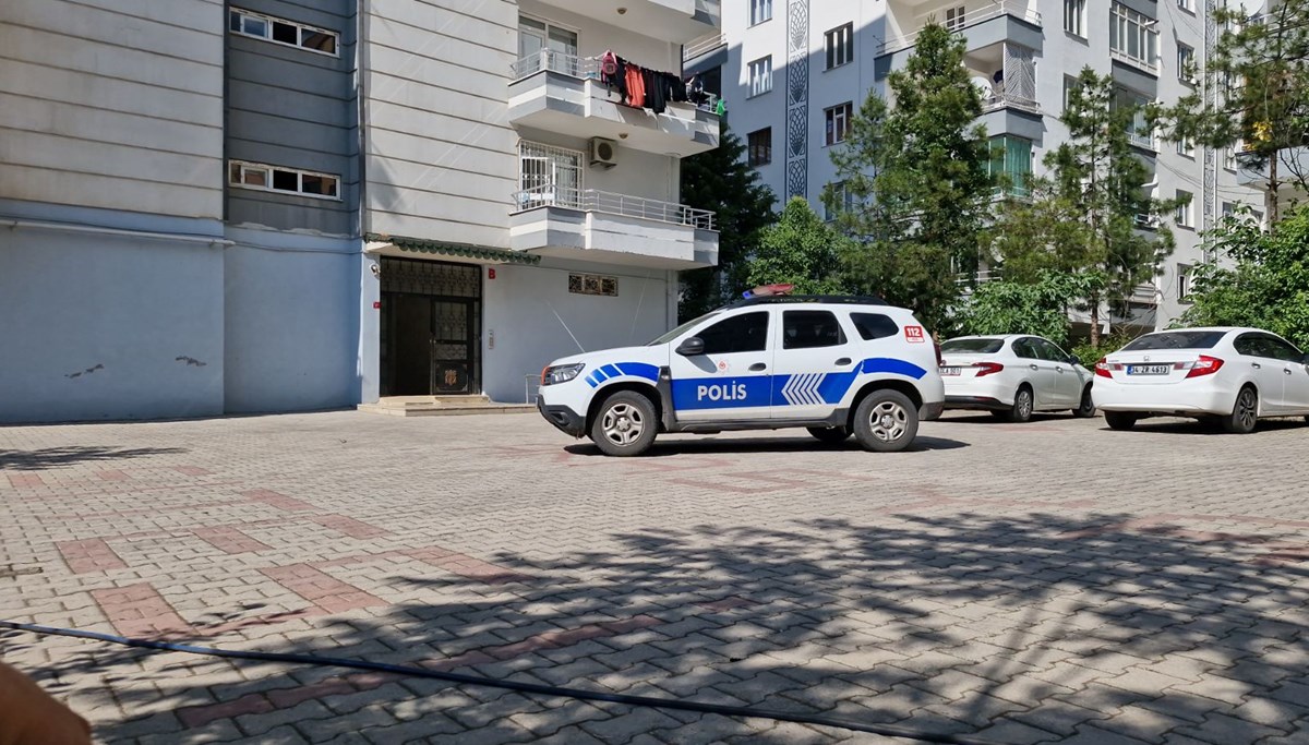 Barışmaya çağrılan damat ayağından vuruldu Barışmaya çağrılan damat ayağından vuruldu