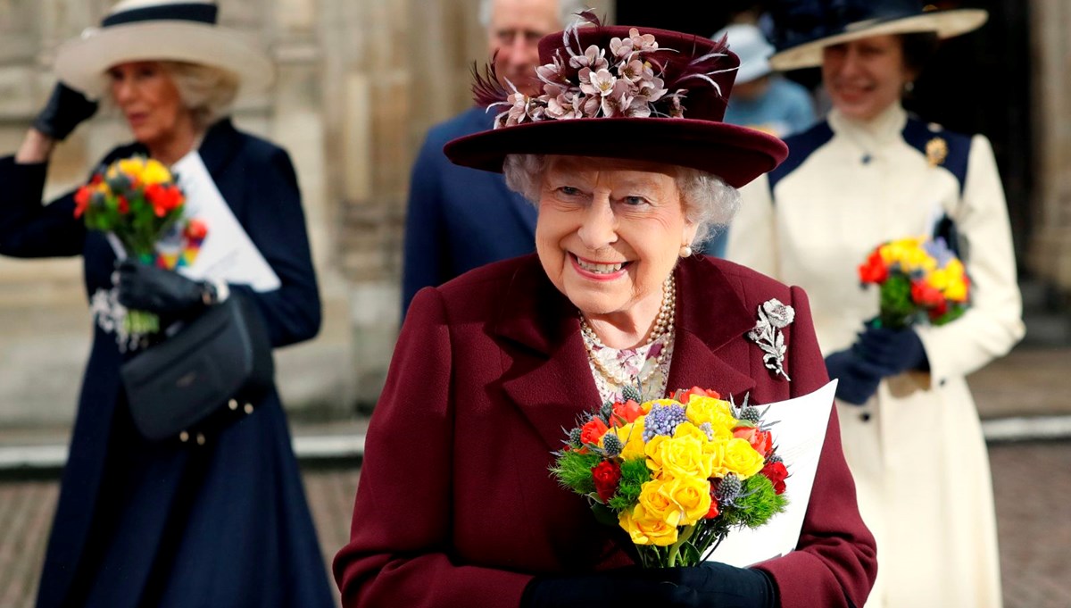 Kraliçe Elizabeth yine törene katılamadı
