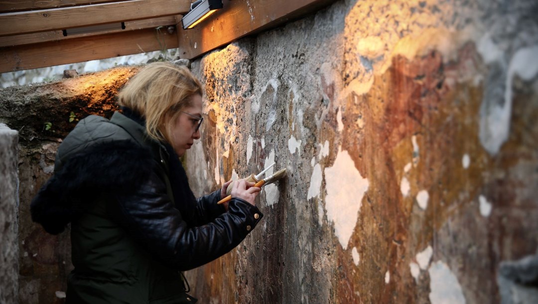 Meryem ve çocuk İsa freski restore edildi