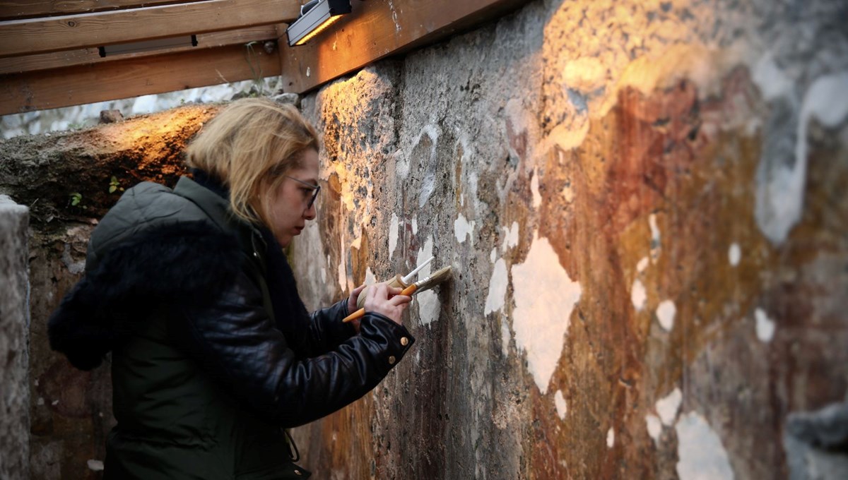 Meryem ve çocuk İsa freski restore edildi