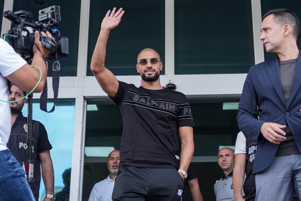 Fenerbahçe, Amrabat'ı duyurdu - 1