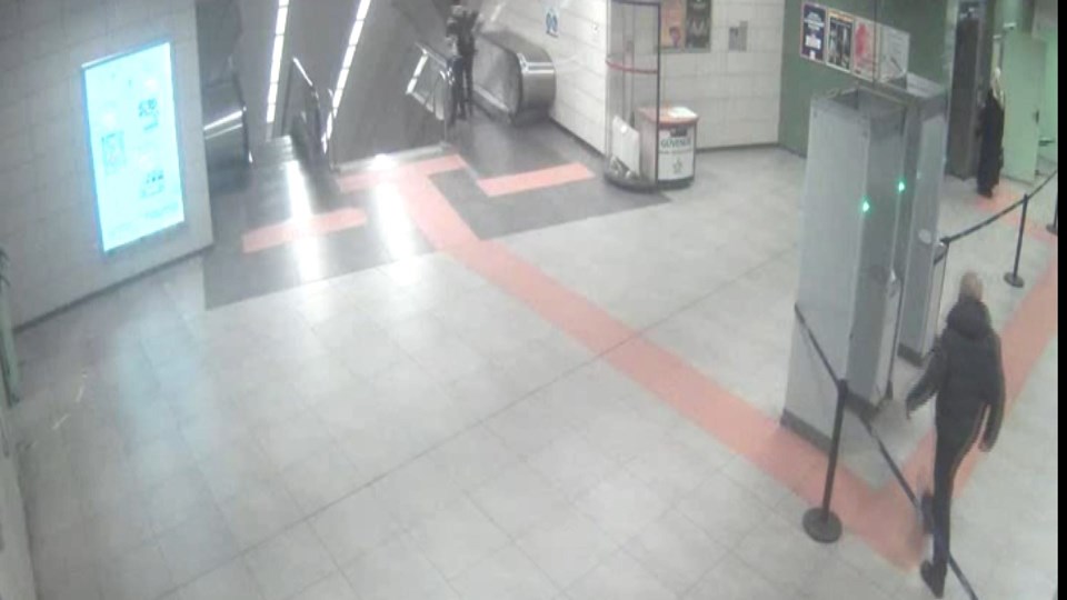 Metroda kadın yolculara bıçak çeken Emrah Yılmaz'ın yeni görüntülerine ulaşıldı - 2