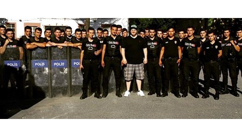 "İyi ki varsın polisim" (Türk Polis Teşkilatı'nın 172. yılı)
