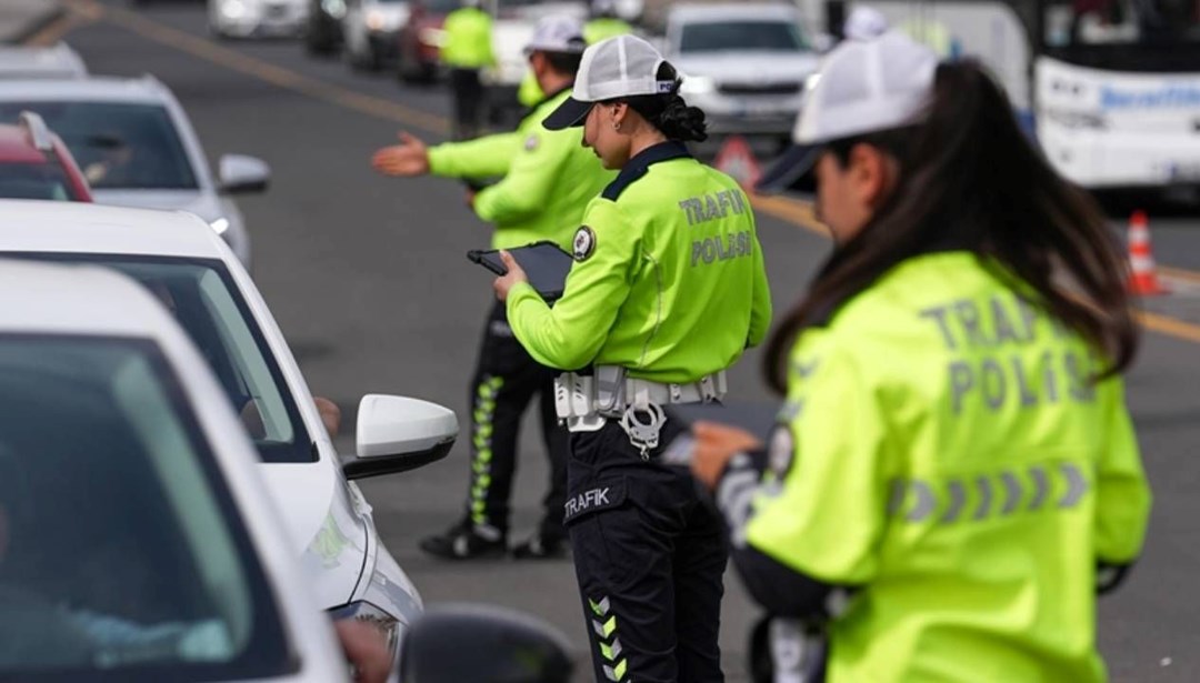 Sürücüler dikkat, İstanbul'da trafik denetimleri sıkılaştı: 1 milyon 7 bin 210 TL ceza kesildi
