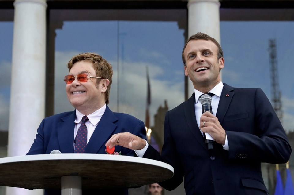 Elton John’a Fransa Devlet Nişanı verildi - 1