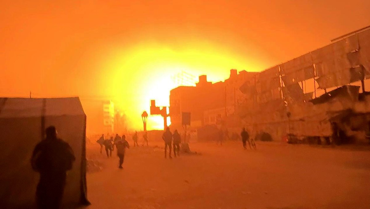 İsrail'den El-Ehli Baptist Hastanesi'ne hava saldırısı