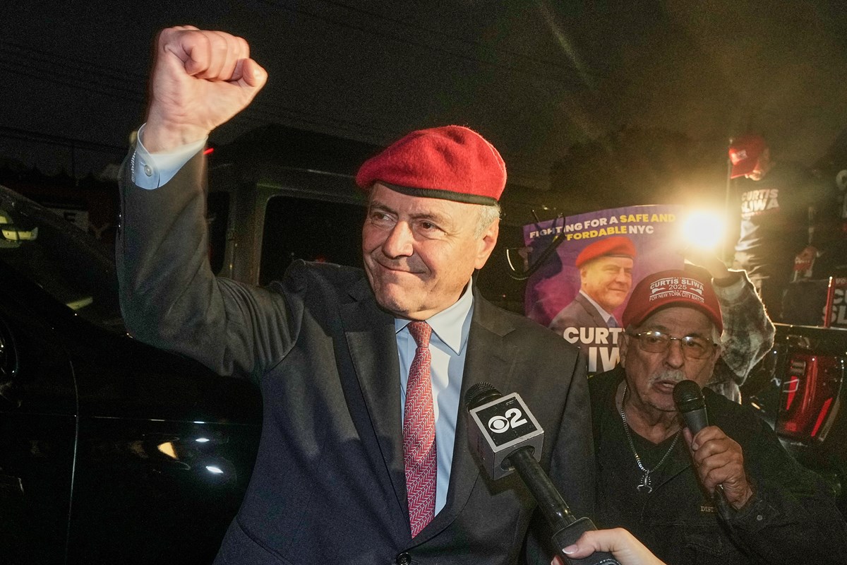 Curtis Sliwa, hayvan dostu olarak tanınıyor.