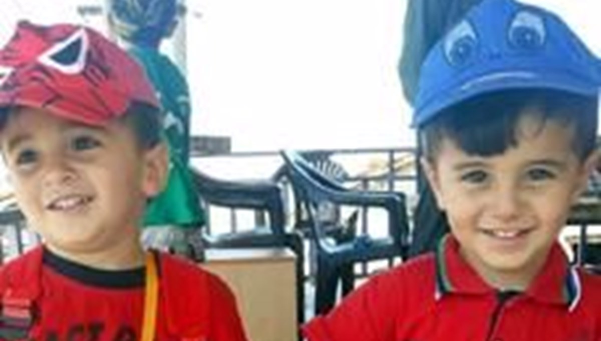 Üç yaşındaki ikizler yangında öldü