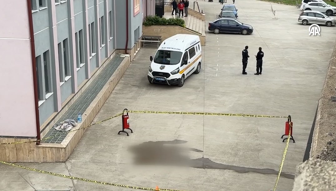 Kocaeli'de öğrenci okul penceresinden düştü