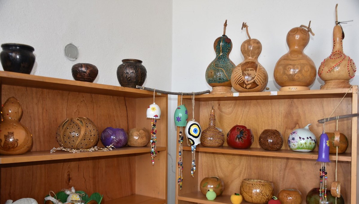 Atıl malzemelerden dönüştürüyor: Ev ekonomisine destek oluyor