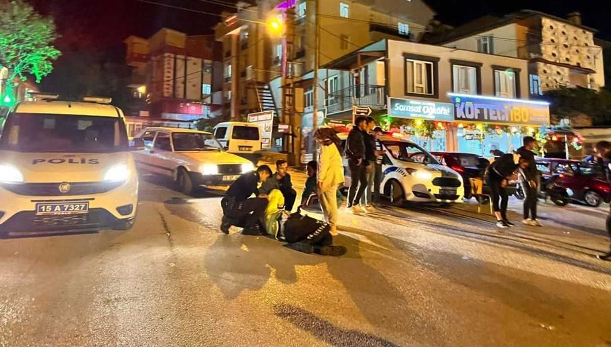 Uygulamadan kaçmaya çalışan sürücü dehşet saçtı: 2'si polis 4 yaralı