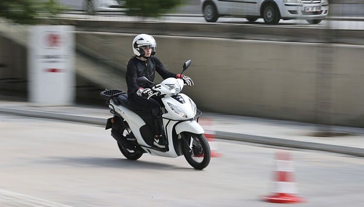 B Sınıfı Ehliyetle 125 Cc Motosiklet Kullanılabilecek: Karar Resmi ...