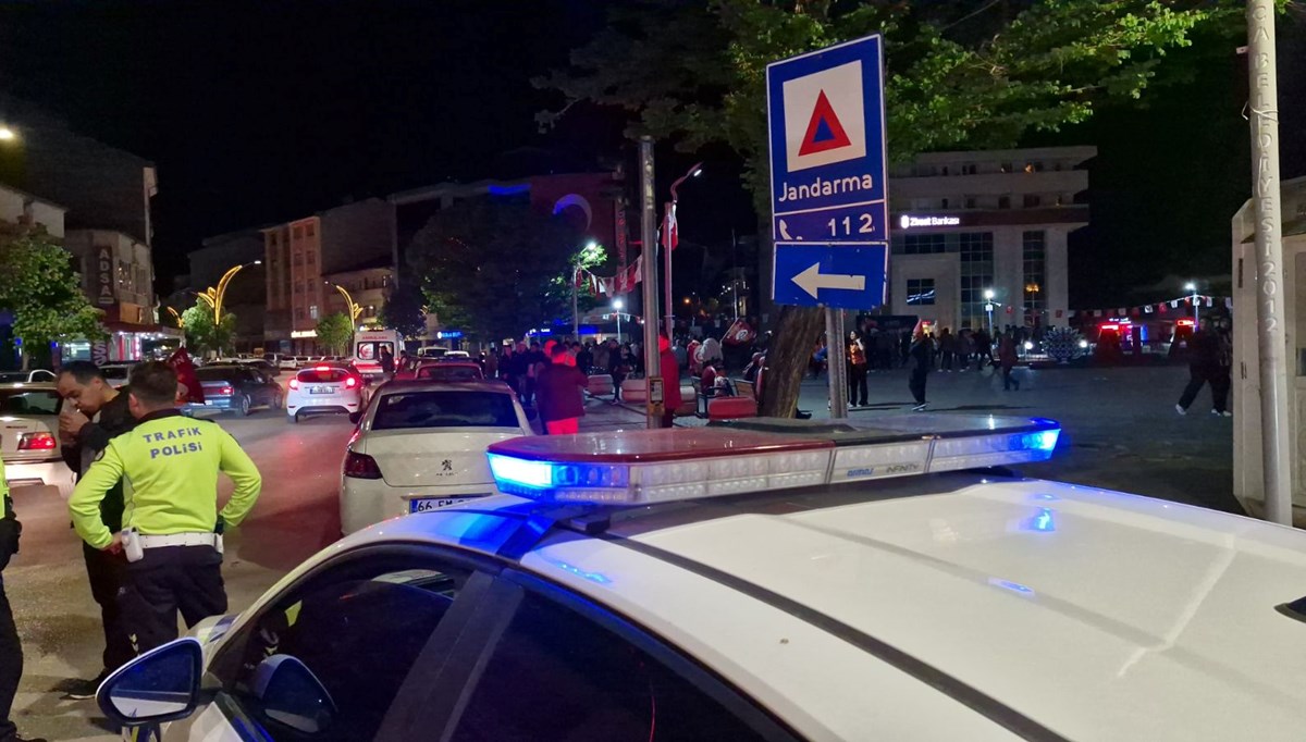 Havai fişek çocuğun kafasına isabet etti