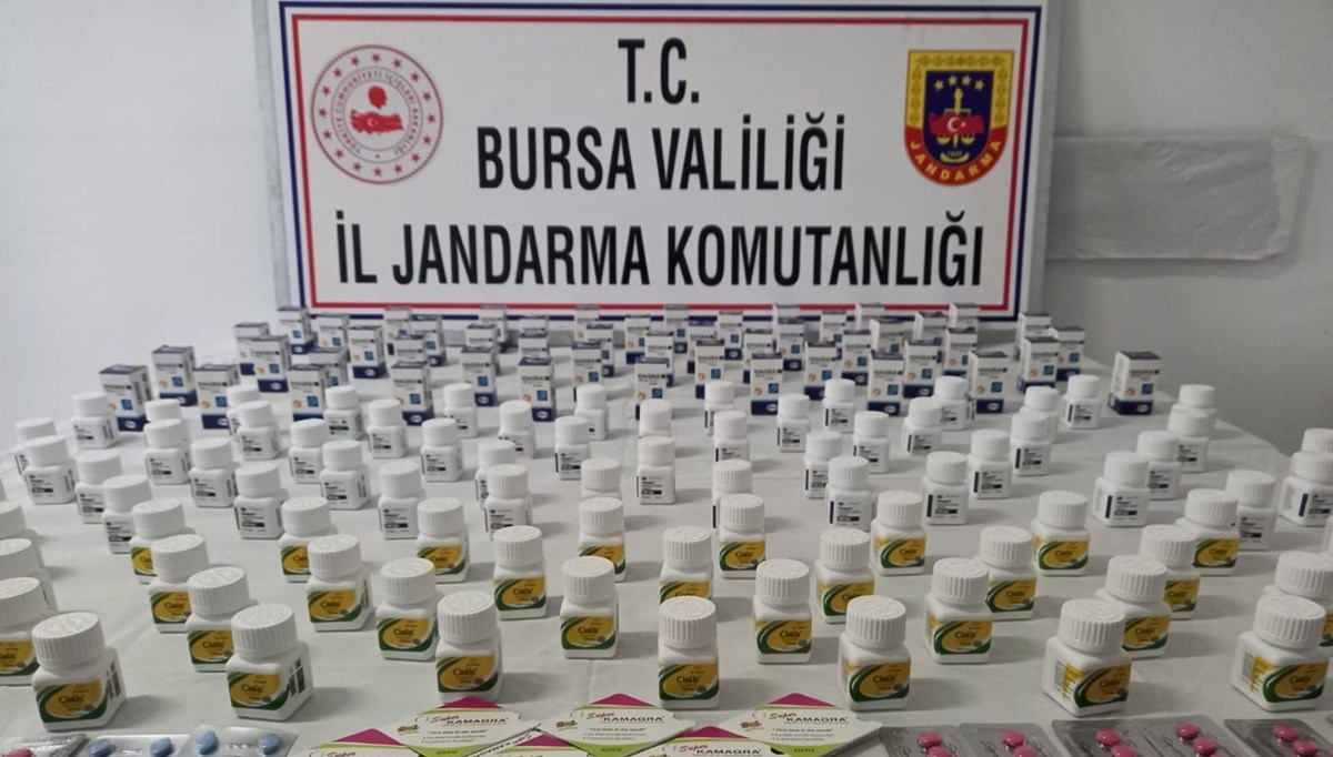 Cinsel gücü artırıcı sahte ilaç operasyonu: 2 gözaltı Cinsel gücü artırıcı sahte ilaç operasyonu: 2 gözaltı