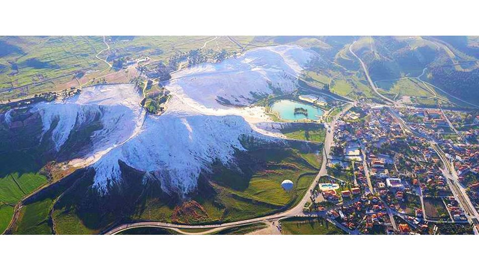 'Beyaz cennet'in üstünde güneşin doğuşunu izliyorlar (Denizli'de yapılacak şeyler)