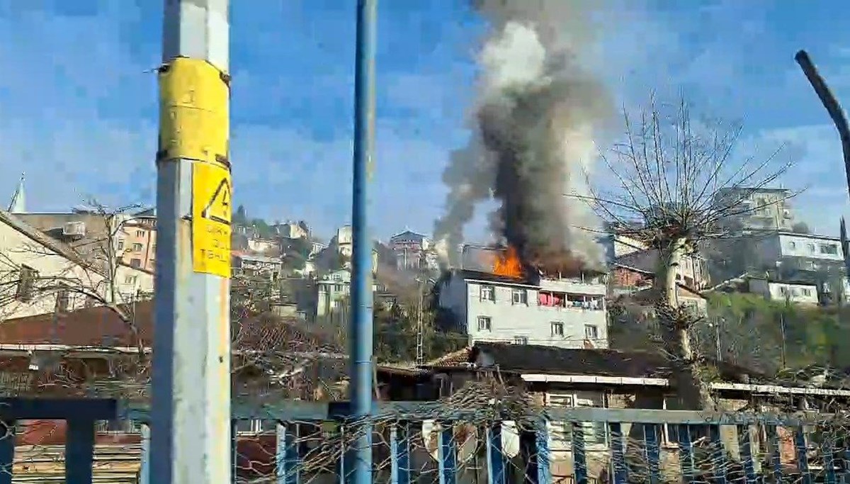 Beykoz'da 3 katlı binada yangın