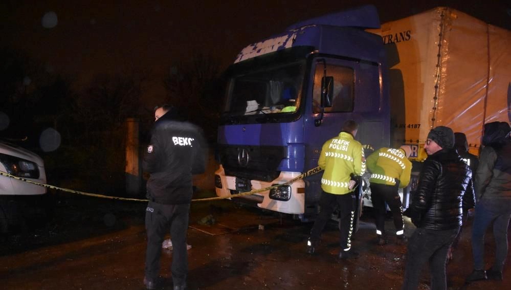 Arıza yapan TIR sonu oldu